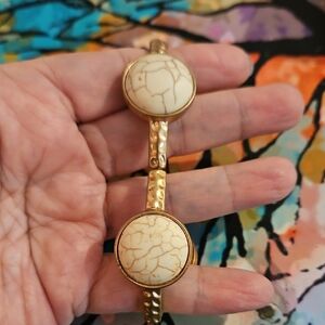 Plunder Gold and Cream Vintage Bracelet with Crackle Stones